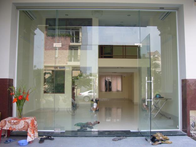 Tại sao nên lắm đặt cửa kính thủy lực 2 cánh mở quay Tại sao nên lắm đ...